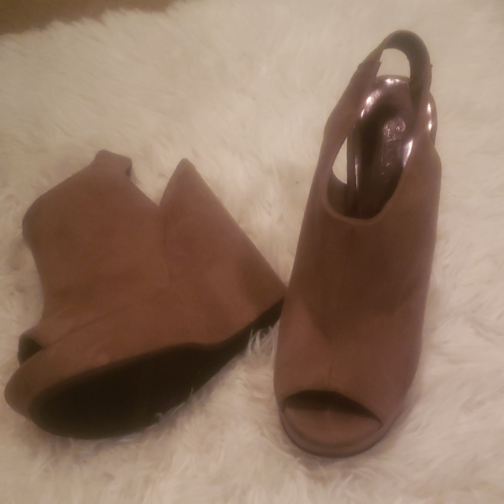 Wedges - Picture 2 of 3